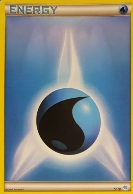 Énergie Eau, carte Pokémon TK9S 005 — extension XY Trainer Kit: Pikachu Libre & Suicune (Suicune)